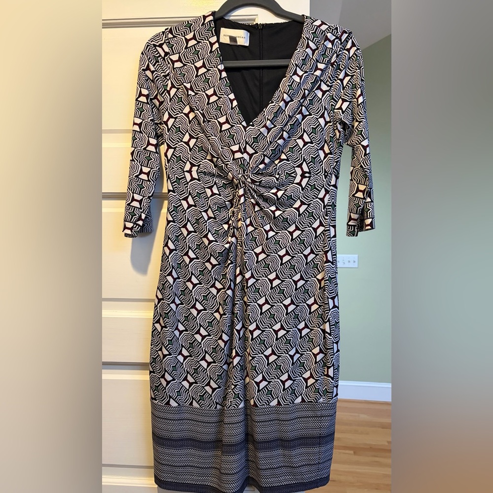 Donna Morgan Geometric Brown, Green, and White 3/4 Sleeve Dress